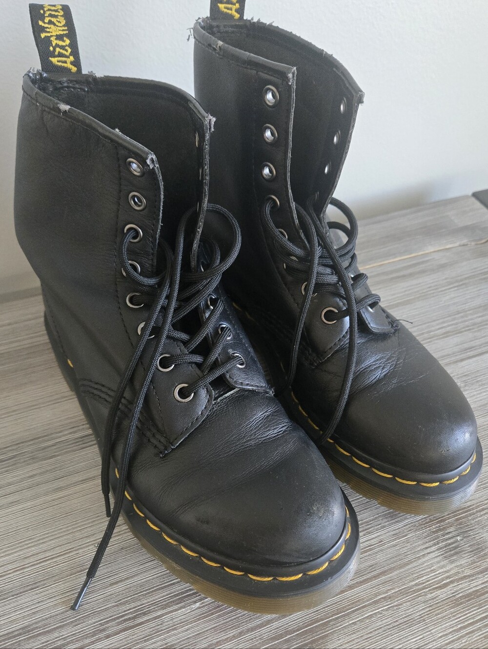 Dr. Martens Black Leather 8-Eye Lace Up Combat Boots Women’s US 7 EU 38